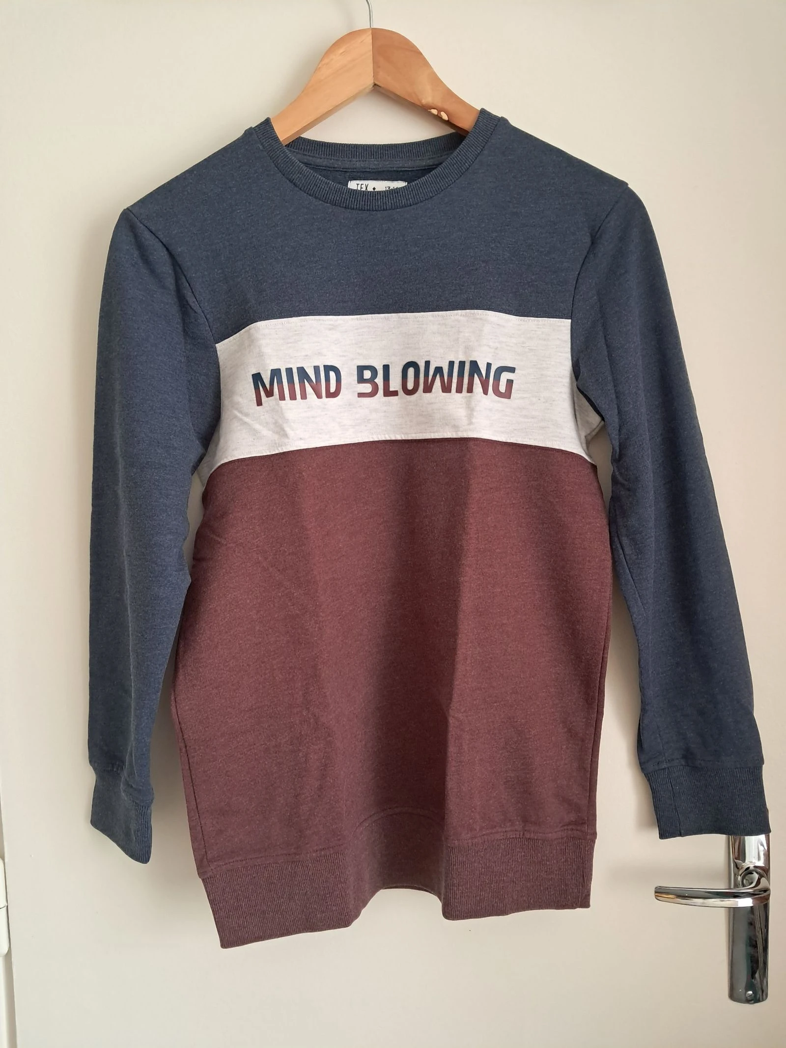 Pull 13-14 ans neuf